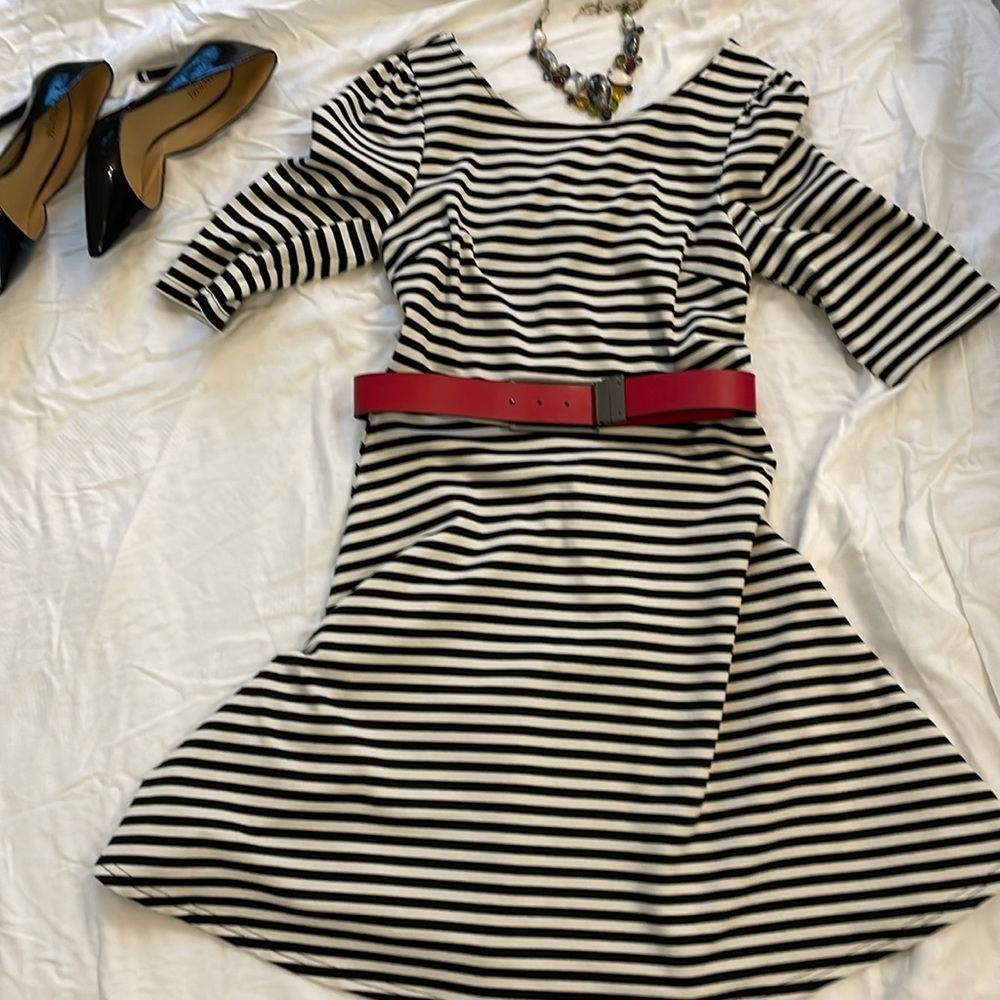Stitch Fix - SO CUTE ON! Sweet dress with V-neck back.